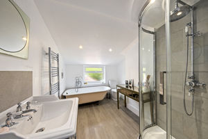 En-Suite Bathroom- click for photo gallery